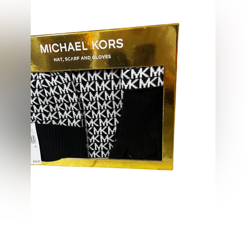 NWT Michael Kors Gift Set | Scarf, Hat, & Gloves - Picture 3 of 5